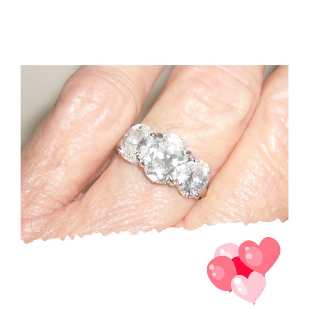 Size 9 Clear Crystal Oval Shaped Stones (3) Cocktail/Statement Ring new